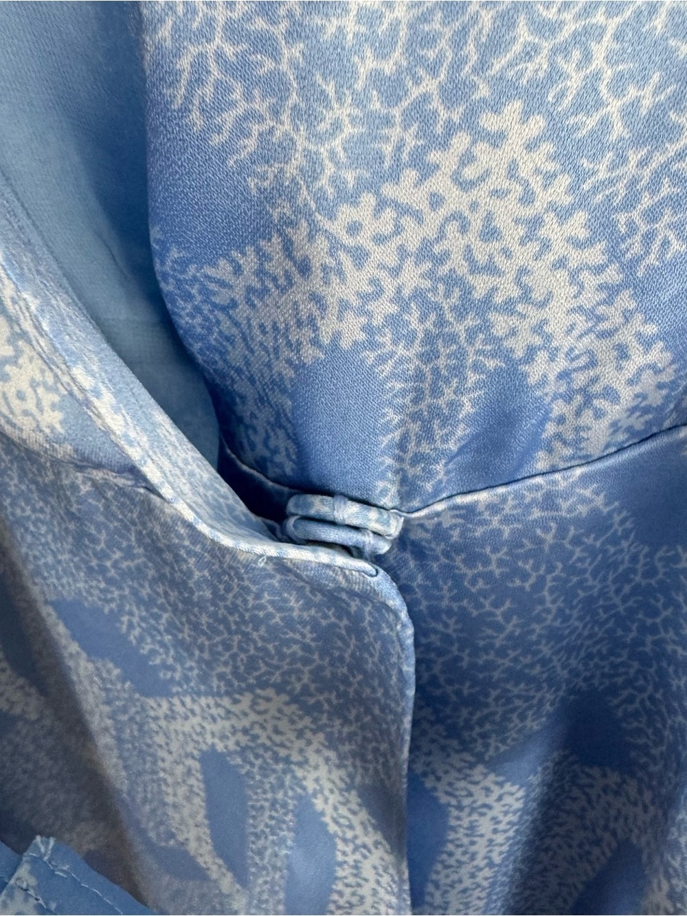 Equipment Fanetta Wrap Dress in Blue and White Long Sleeves Luxury Feel Size 4 - Picture 7 of 10